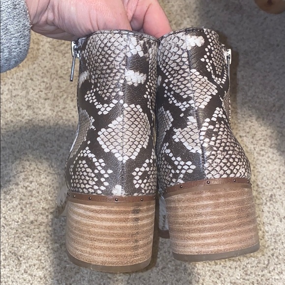 Snakeskin booties - Picture 5 of 8